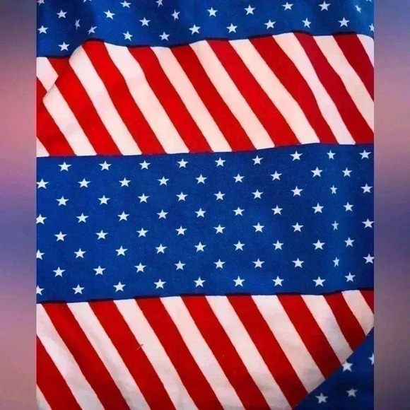 Lularoe TC stars& stripes American flag leggings. From Americana collection.nwot - Picture 4 of 5